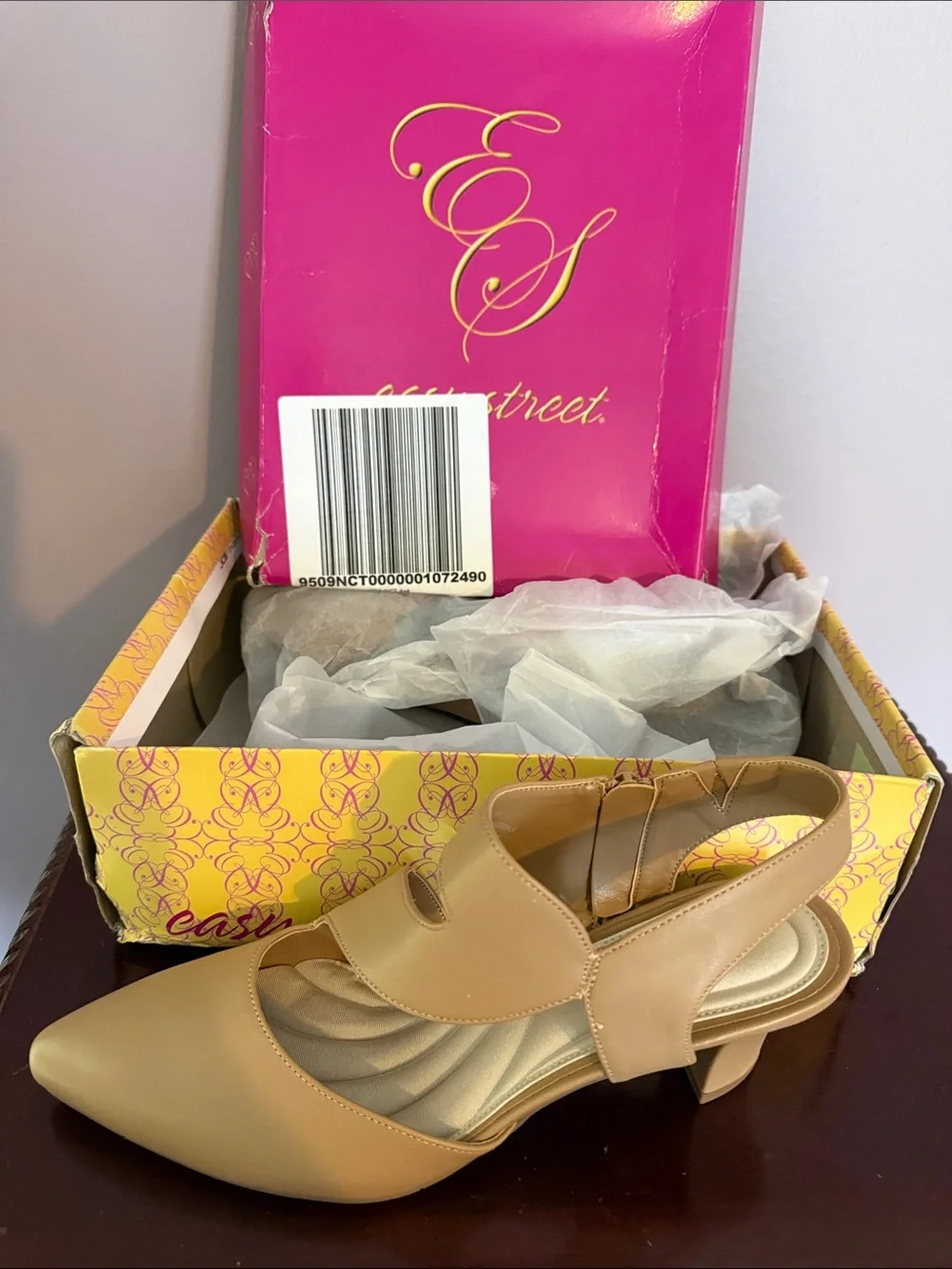 easy street Nude/Tan Pointed Slingback Heels